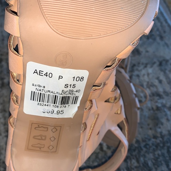 Le chateau Greek goddess stilettos (new) - Picture 5 of 6